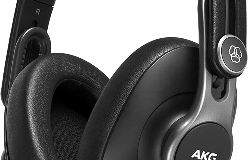 AKG Podcaster Essentials Bundle