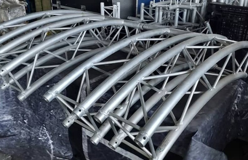 CIRCULAR TRUSS X30V, R=200 4 CUTTINGS