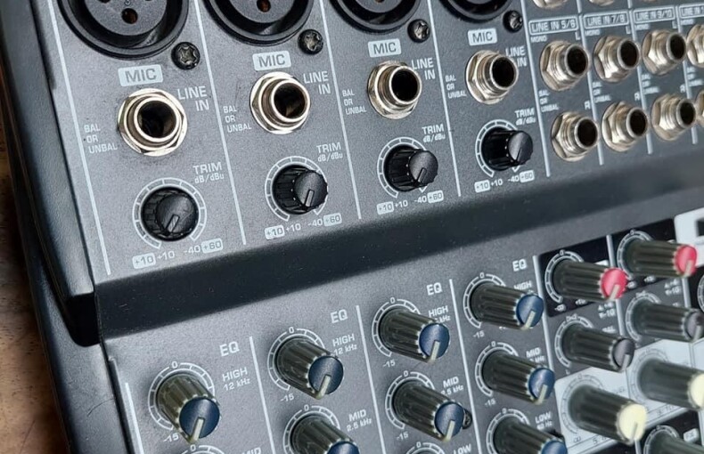 Behringer XENYX 1202 Mixer at BuynSellAVL