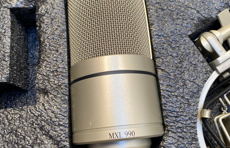 MXL 990 Pressure Gradient Condenser Microphone