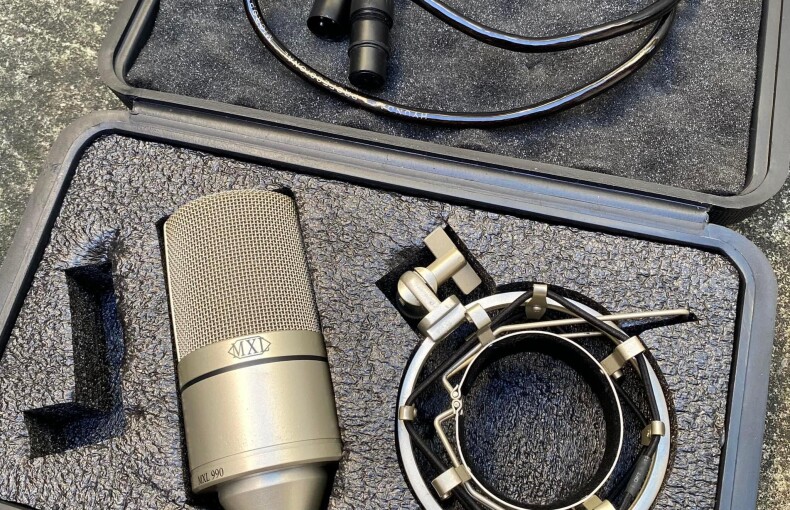 MXL 990 Pressure Gradient Condenser Microphone