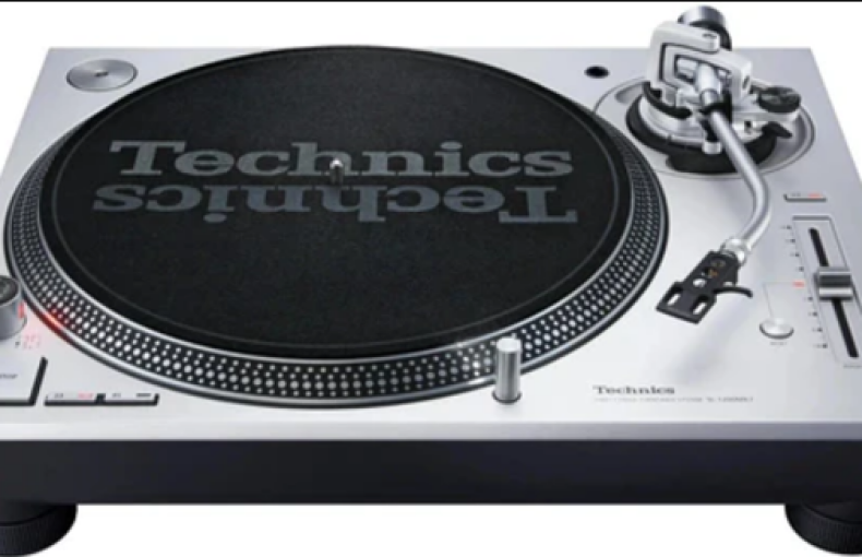 Technics SL-1200MK7S Direct Drive Turntable (Silver)